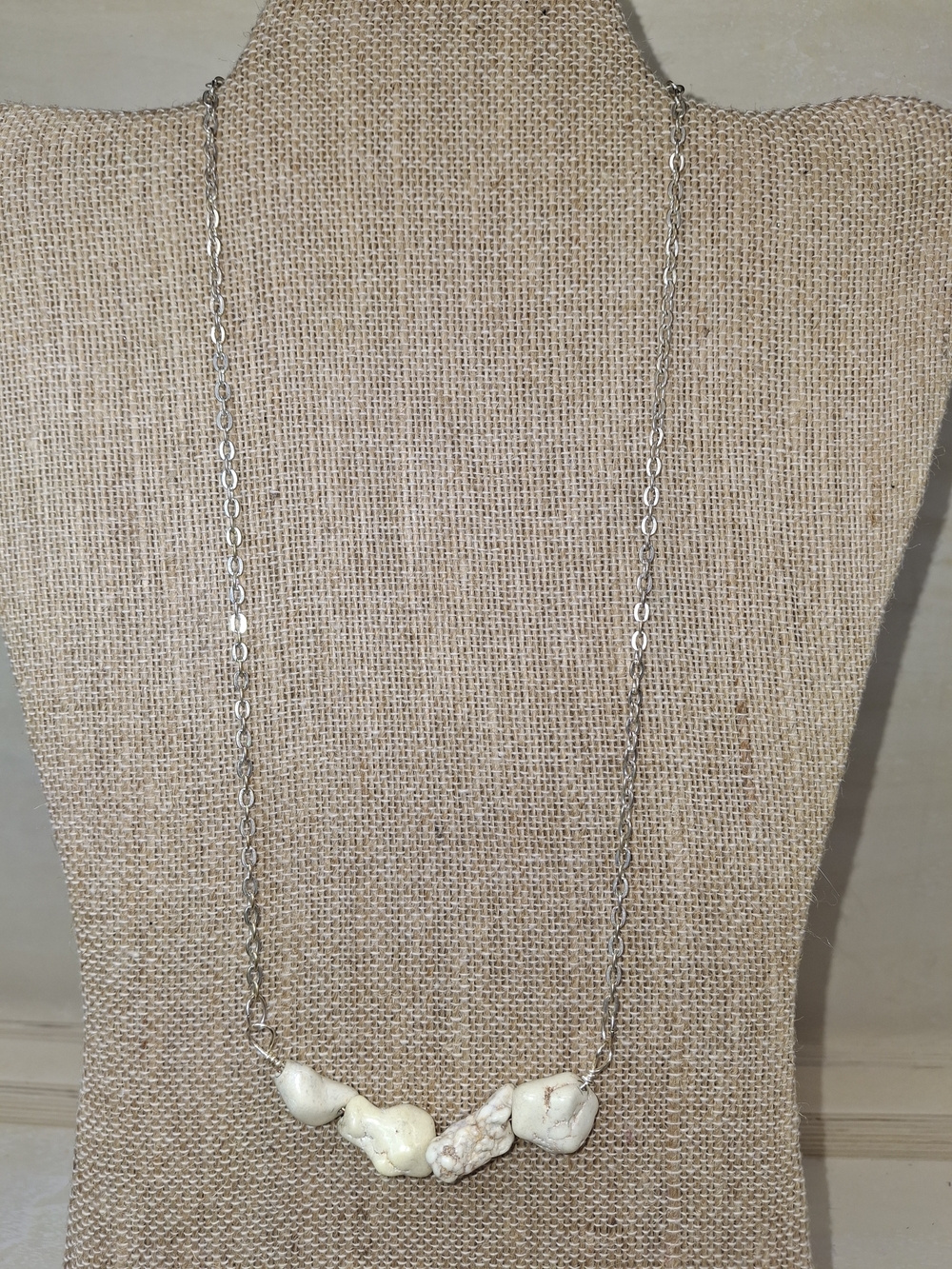 Delicate White Natural Stone Necklace - Women Jewelry
